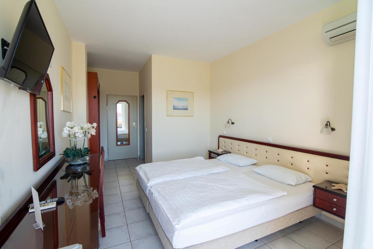 Dionisos Hotel Митикас Екстериор снимка