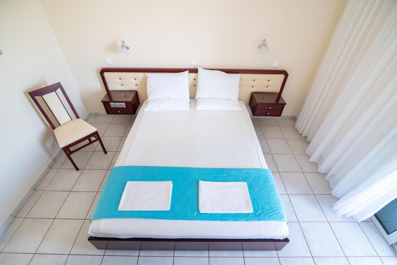 Dionisos Hotel Митикас Екстериор снимка
